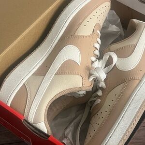 Nike Low-Top Sneakers in Beige and White
